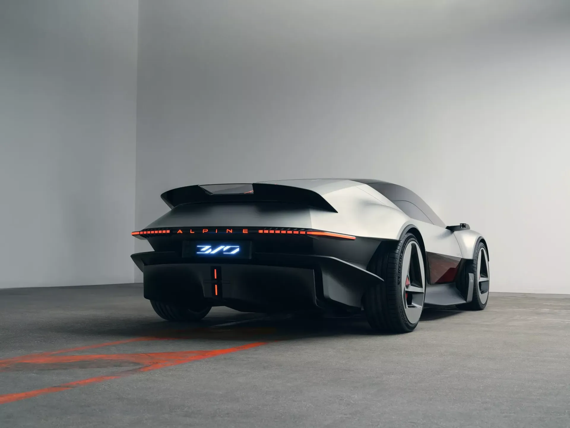 Alpine A310 Vision — tył, studio