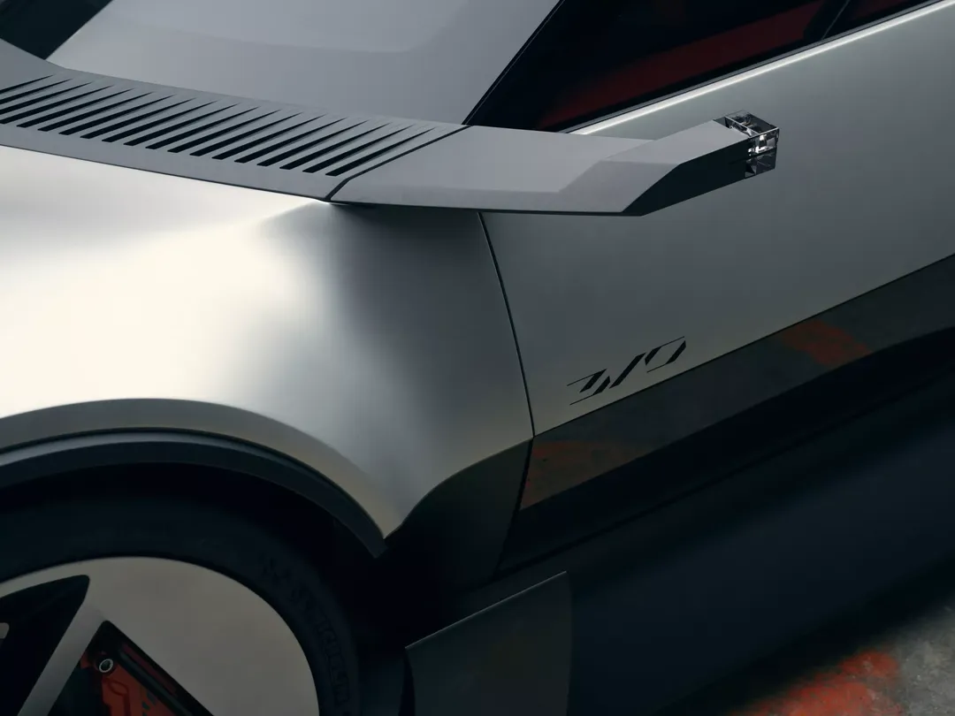 Alpine A310 Vision — detal boku, klamka i oznaczenie 310