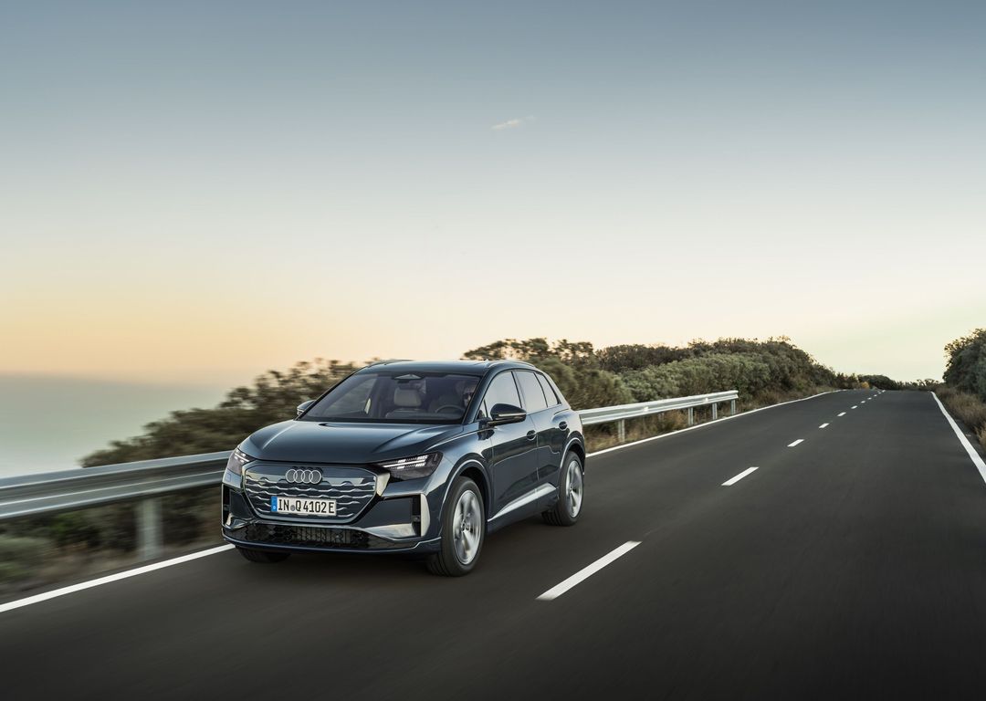 Audi Q4 e-tron — tył, ujęcie zewnętrzne 3/4