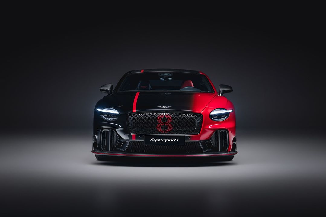 Bentley Supersports Mulliner — przód wprost, owalna atrapa chłodnicy i gradient lakieru na masce