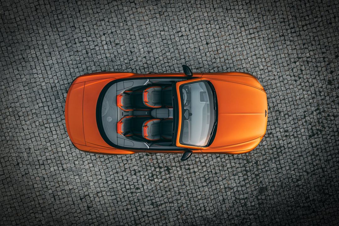 Bentley Continental GT Convertible Kopernik — widok z góry, wnętrze