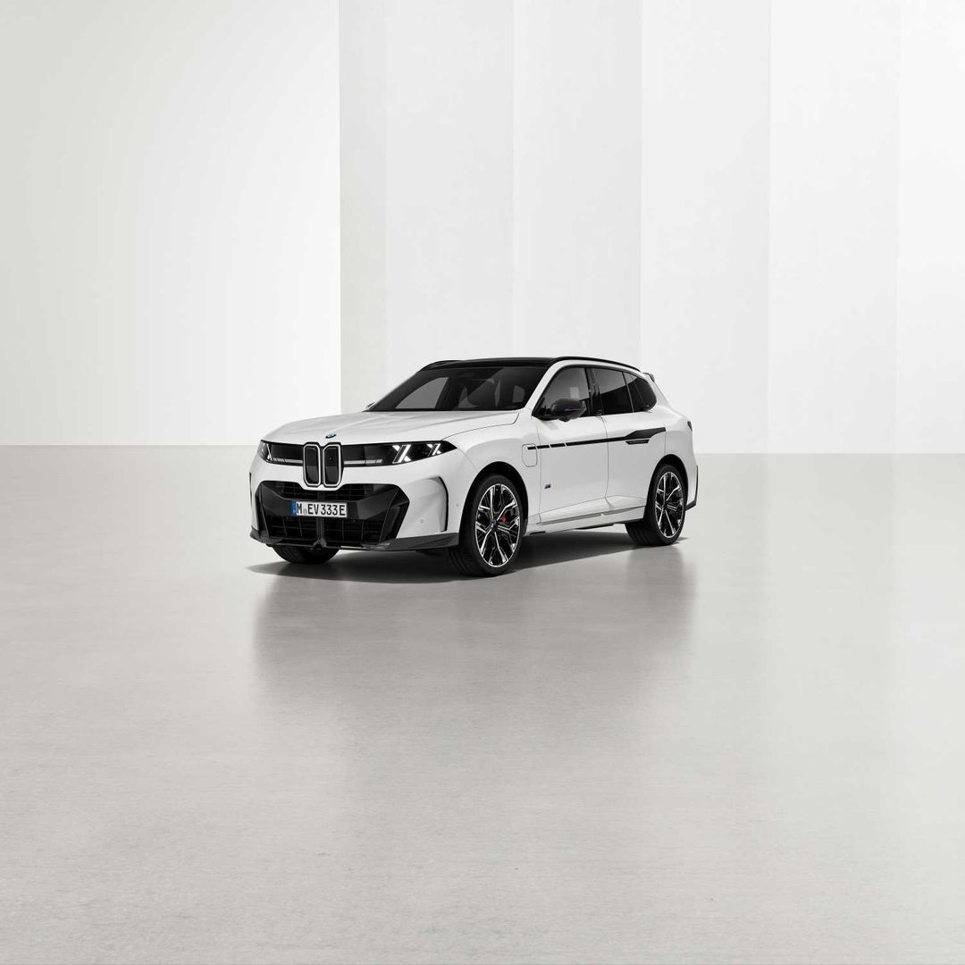BMW iX5 — przód, studio