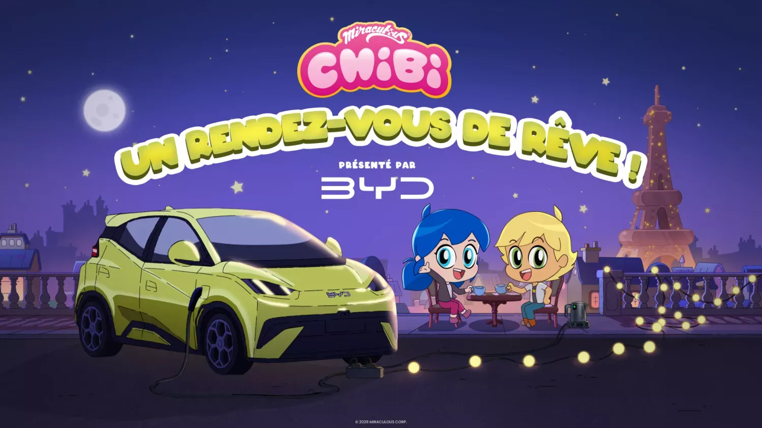 Animowana grafika promocyjna „Miraculous Chibi” z BYD i Wieżą Eiffla — materiał reklamowy, nie zdjęcie auta