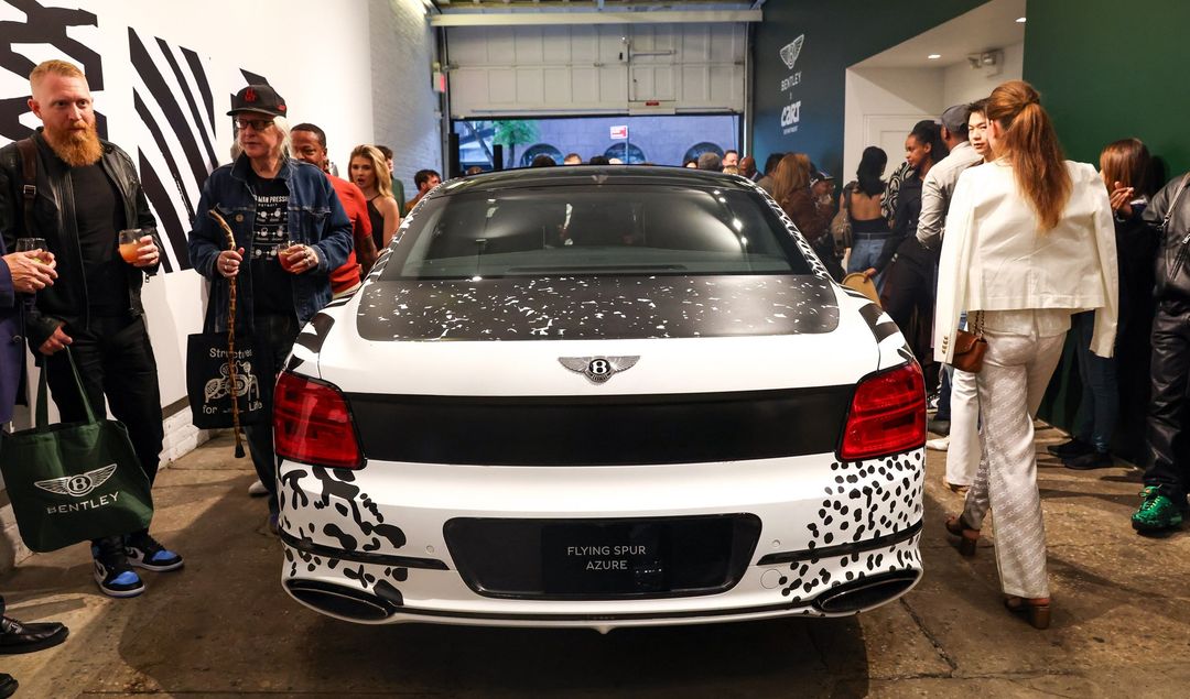 Bentley Flying Spur Azure — tył, pokaz w Nowym Jorku