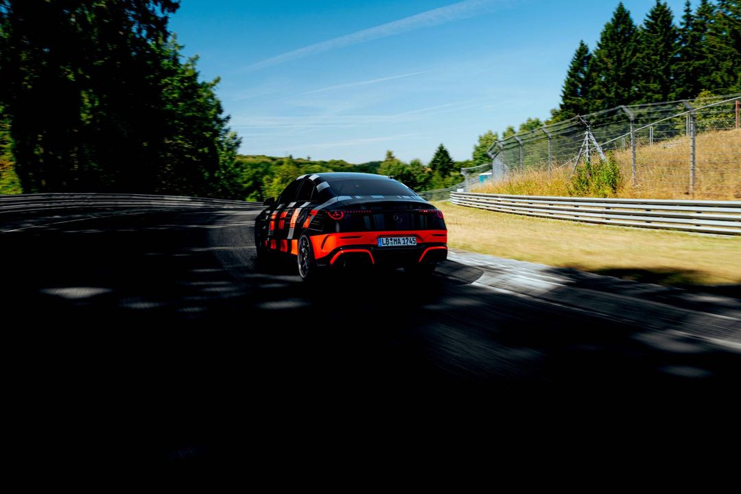 Mercedes-AMG CLA 45 — tył, przyspieszenie na torze Nordschleife