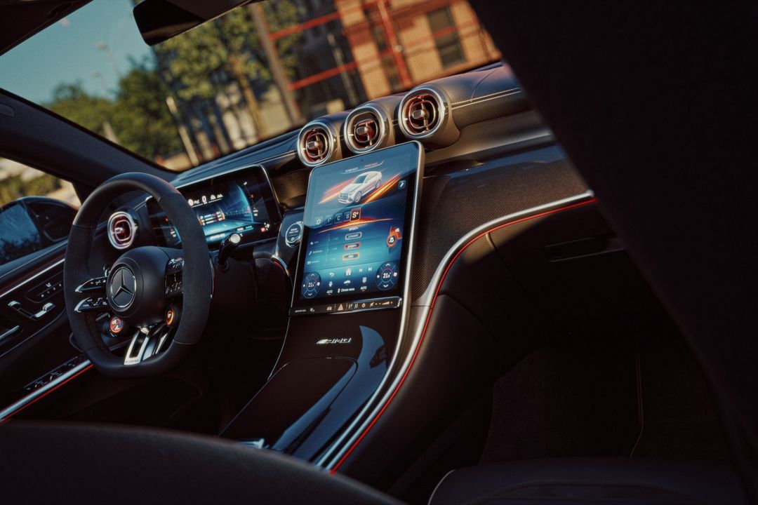 Mercedes-AMG GLC 53 4MATIC+ — wnętrze, deska rozdzielcza i ekrany multimedialne