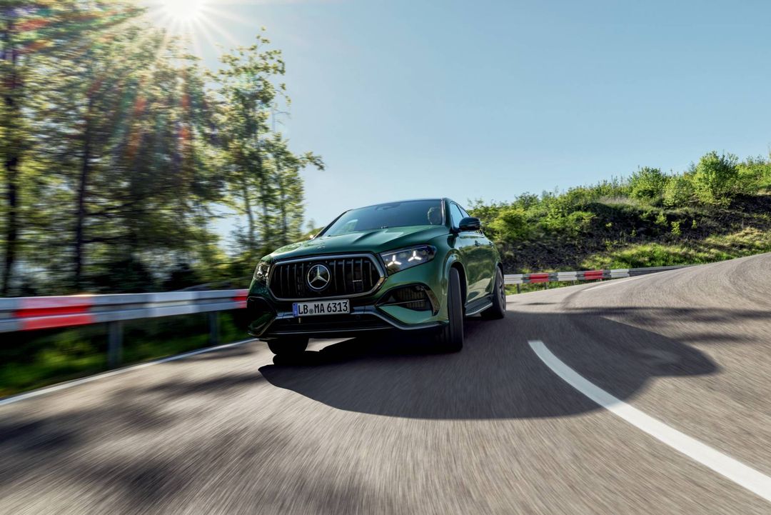 Mercedes-AMG GLE 63 S Coupé — przód, dynamiczna jazda krętą, leśną drogą