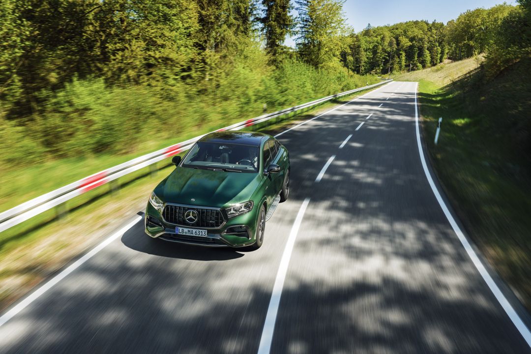 Mercedes-AMG GLE 63 S Coupe — przód 3/4, dynamiczna jazda na zakręcie