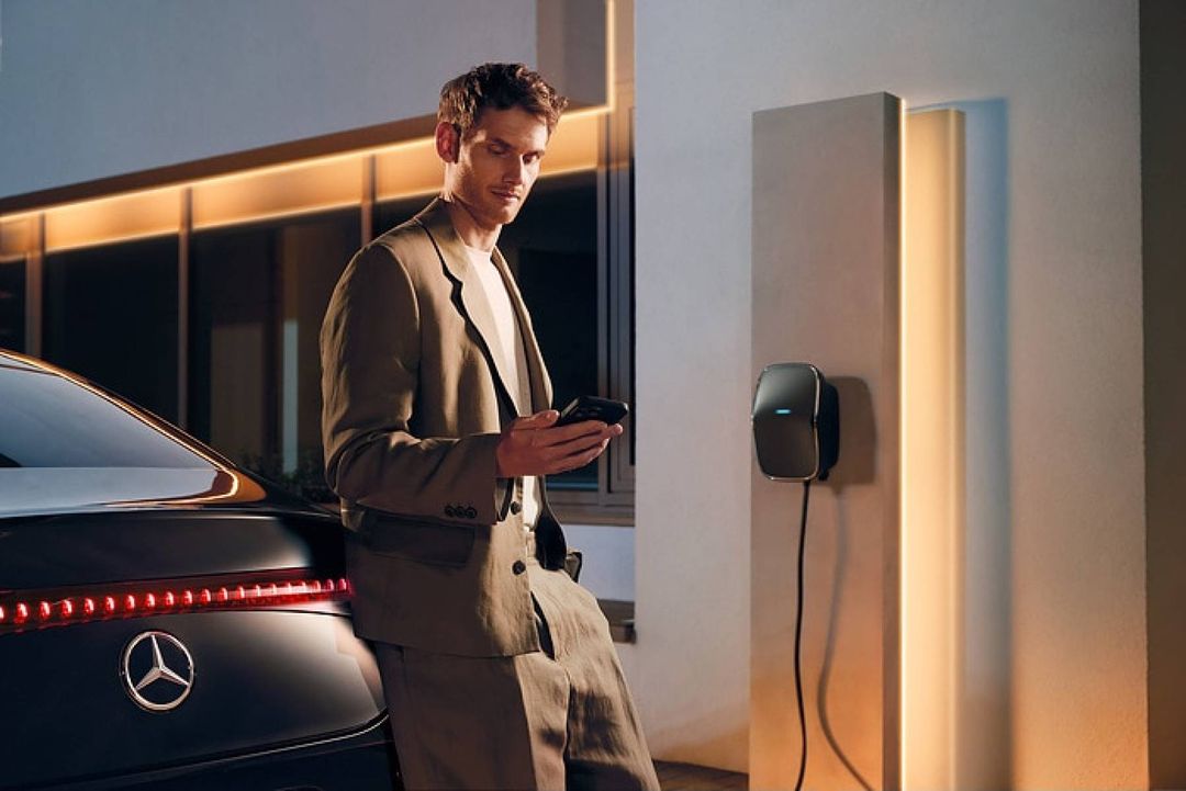 Mercedes-Benz — tył, ładowanie domowe