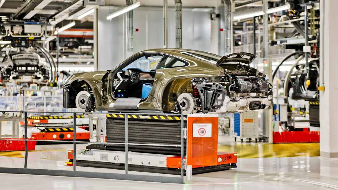 Porsche 911 GT3 Bergsport — bok, montaż w fabryce