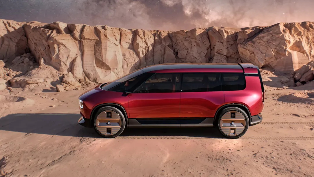 Renault E-Space Concept — bok, sceneria pustynna