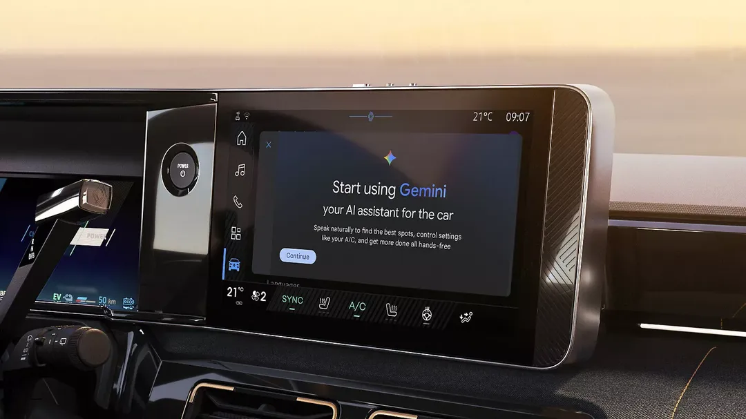 Renault — ekran openR link z komunikatem powitalnym „Start using Gemini”