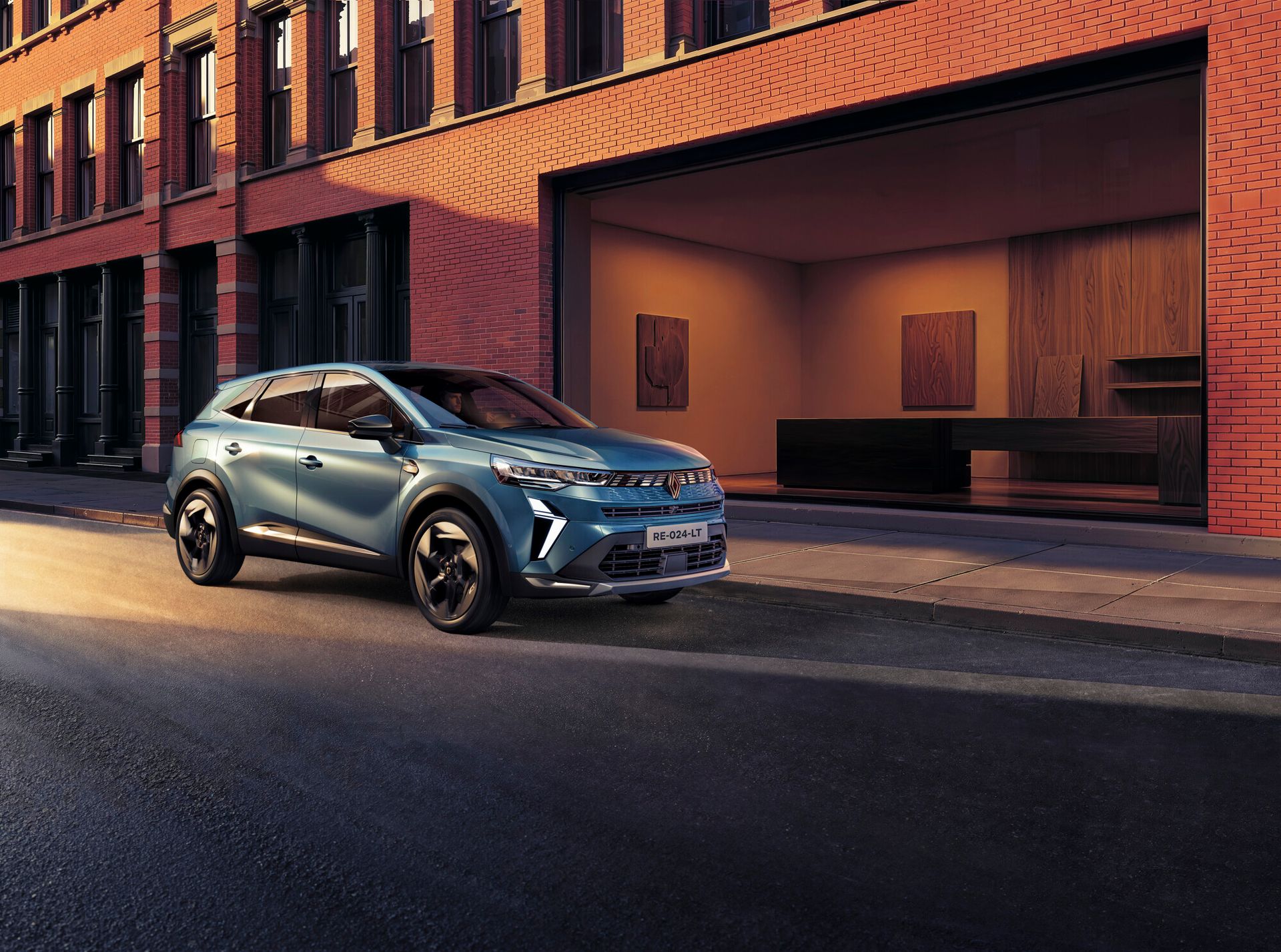 Renault Symbioz Eco-G 120 — przód, ujęcie 3/4 w ruchu
