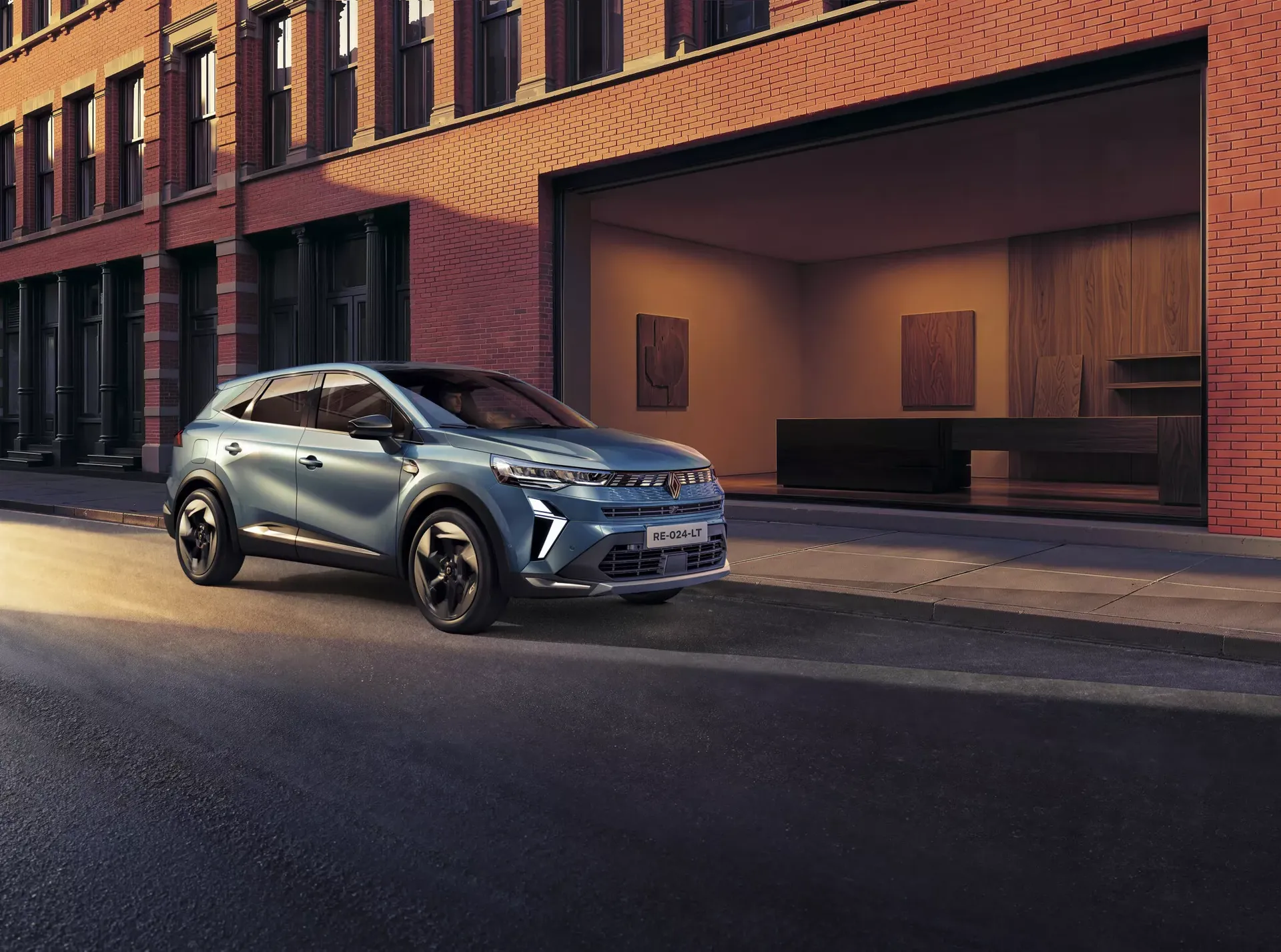 Renault Symbioz Eco-G 120 — profil boczny, kompletne przetłoczenie