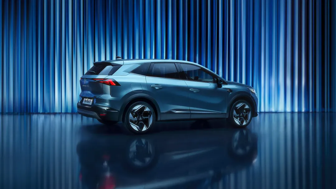 Renault Symbioz Eco-G 120 — detal, felga i nadkole