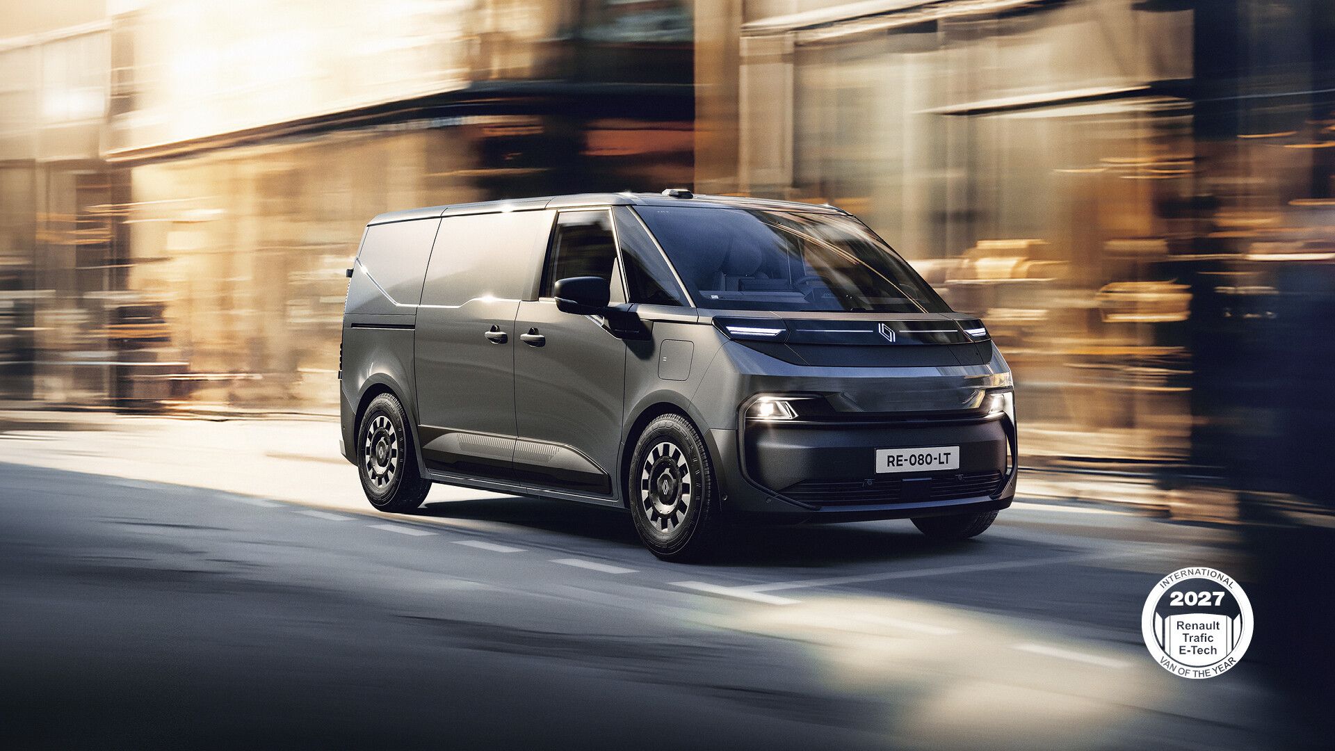 Renault Trafic Van E-Tech electric — przód, jazda miejska