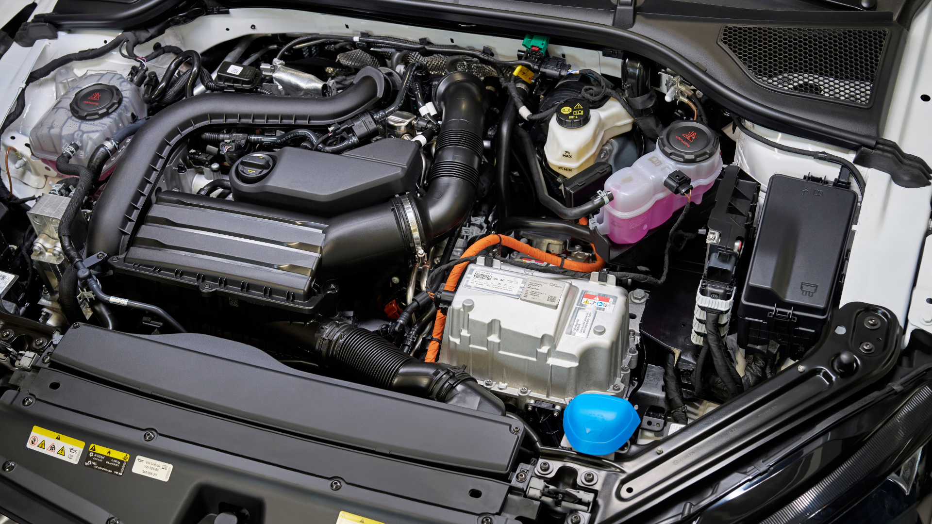 Škoda Kodiaq — detal, silnik hybrydowy plug-in
