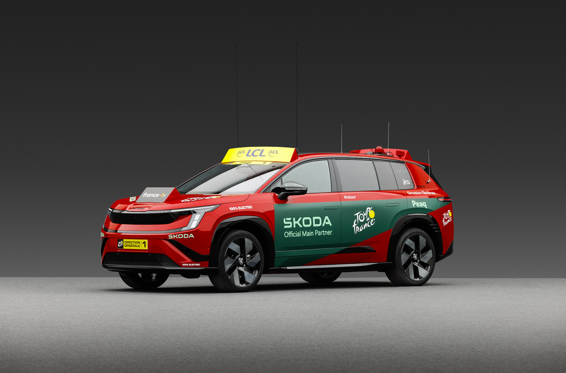 Škoda Peaq — samochód techniczny w barwach Tour de France